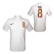 ozil-t-shirt-hero-vit-1