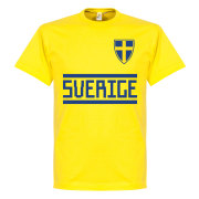 sverige-t-shirt-wordmark-gul-1