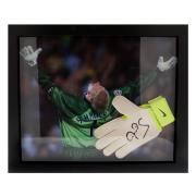 manchester-united-signerad-malvaktshandske-peter-schmeichel-1