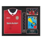 manchester-united-signerad-fotbollstroja-sheringham---solskjr-med-medalj-1