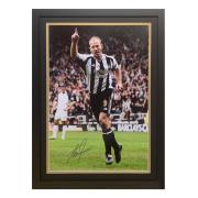 newcastle-united-signerad-tavla-alan-shearer-1