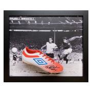 england-signerad-fotbollssko-sir-geoff-hurst-1